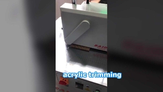 ऐक्रेलिक ट्रिमिंग