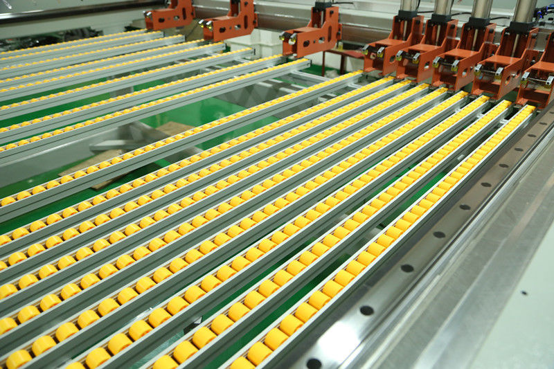 एसडी-1350 एक्रिलिक सीएनसी इलेक्ट्रॉनिक पैनल देखा एक्रिलिक टेबल देखा ऑटोमैटिक फीडिंग एक्रिलिक इलेक्ट्रॉनिक कटिंग देखा PMMA PS MS के लिए