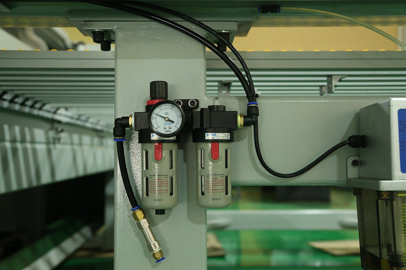 एसडी-1350 एक्रिलिक सीएनसी इलेक्ट्रॉनिक पैनल देखा एक्रिलिक टेबल देखा ऑटोमैटिक फीडिंग एक्रिलिक इलेक्ट्रॉनिक कटिंग देखा PMMA PS MS के लिए