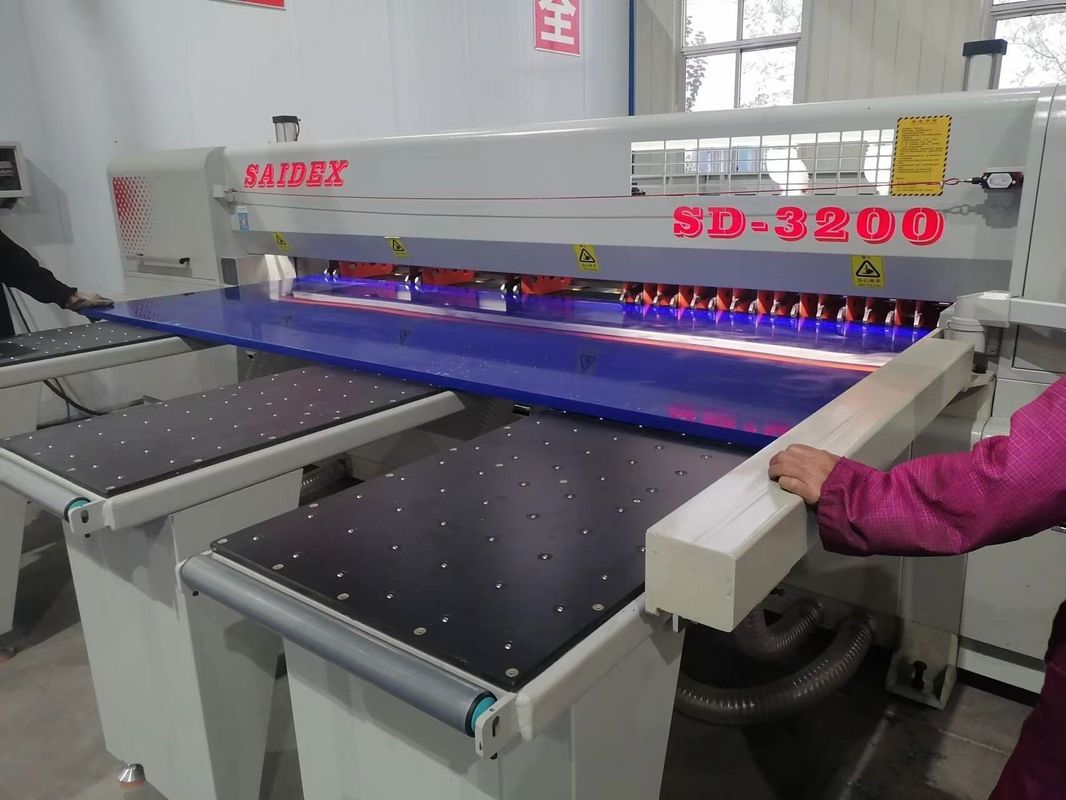 एक्रिलिक कटिंग कंप्यूटर बीम देखा मशीन 6250x5735x1680mm 2.2KW प्रोग्राम करने योग्य तर्क नियंत्रण एक्रिलिक मशीनिंग उपकरण